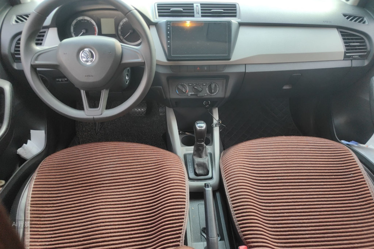 Skoda Fabia 2017 car image #11