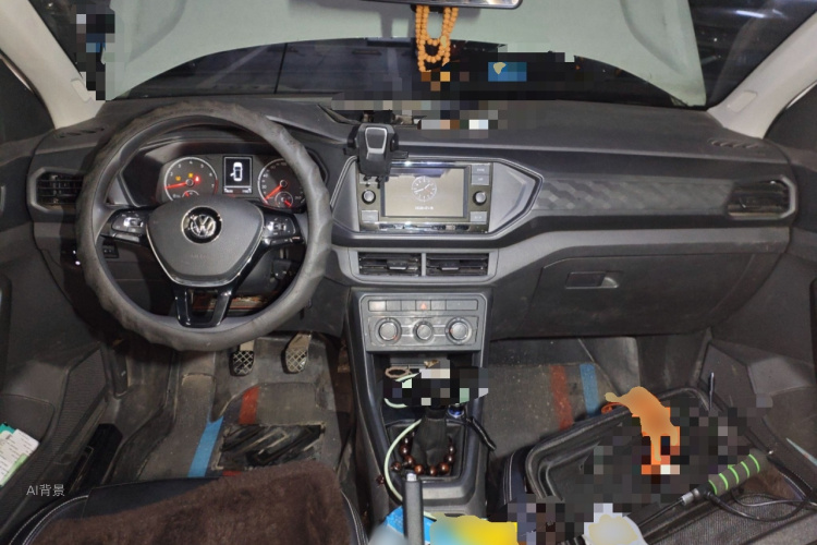 Volkswagen T-Cross 2020 car image #11