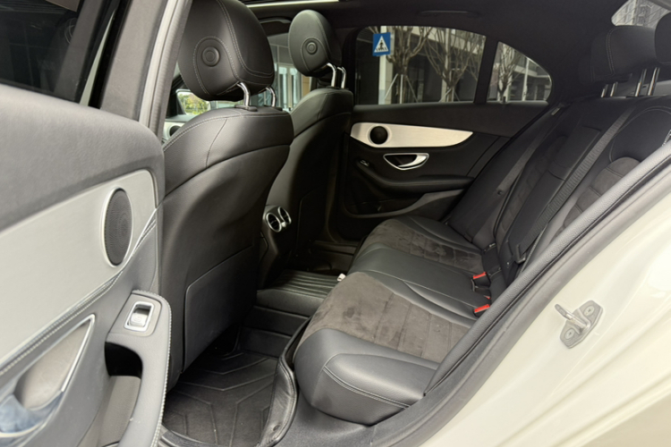 Mercedes-Benz C Class 2018 car image #11