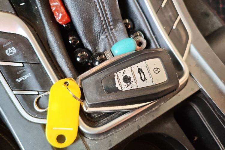 GEELY Emgrand 2019 car image #11