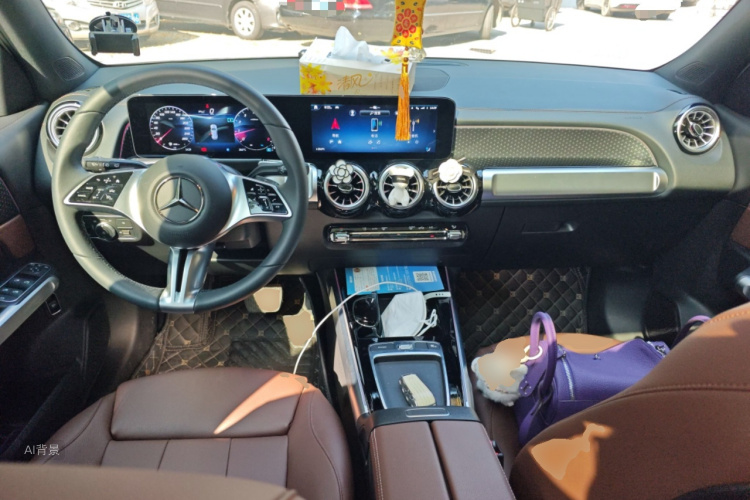 Mercedes-Benz GLB Class 2024 #11 Mercedes-Benz GLB Class 2024 car image #11