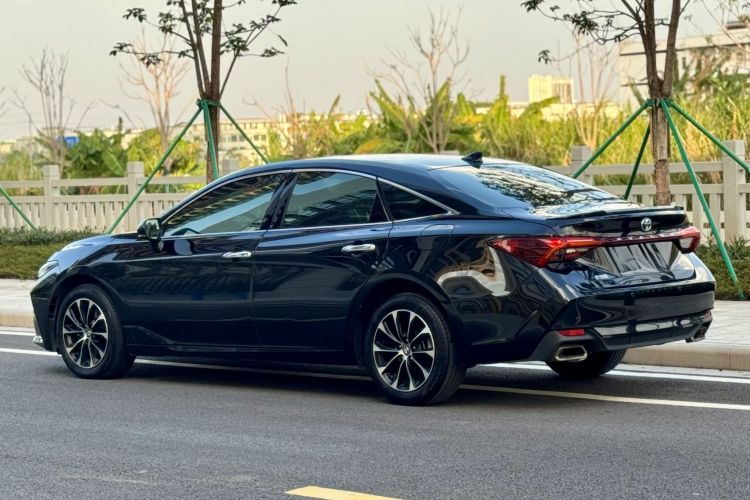 Toyota Avalon 2023 car image #11