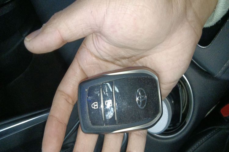 Toyota Venza 2023 صورة سيارة #11