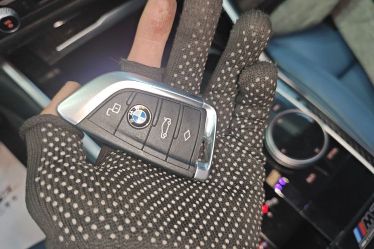 BMW M3 2023 immagine di auto #11