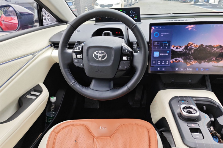 Toyota bZ5 2025 #11 Toyota bZ5 2025 immagine di auto #11