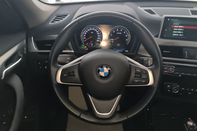 BMW X1 New Energy 2018 car image #11