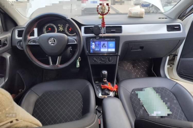 Skoda Rapid 2018 car image #11