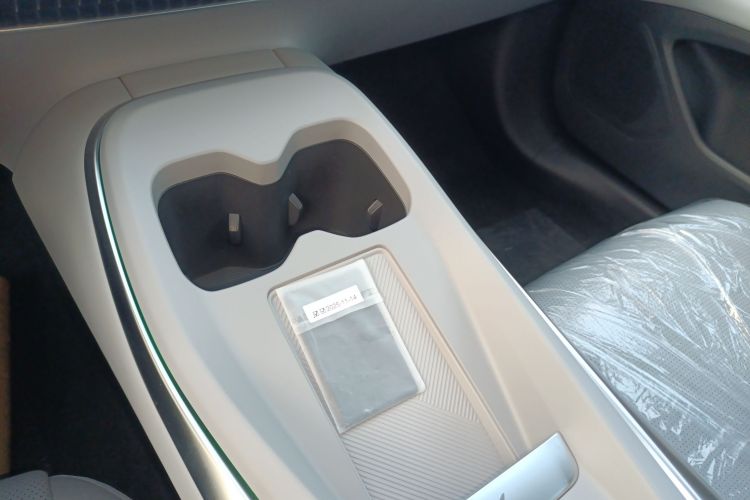 Xpeng MONA M03 2025 immagine di auto #11