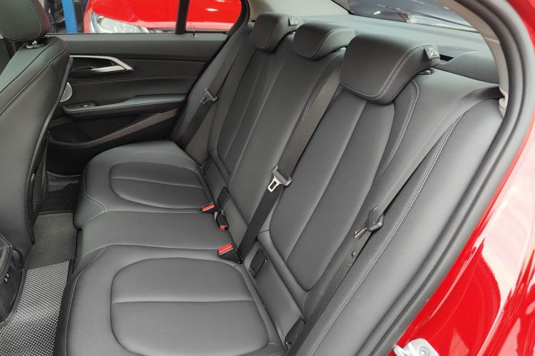 BMW 1 Series 2021 #11 BMW 1 Series 2021 car image #11