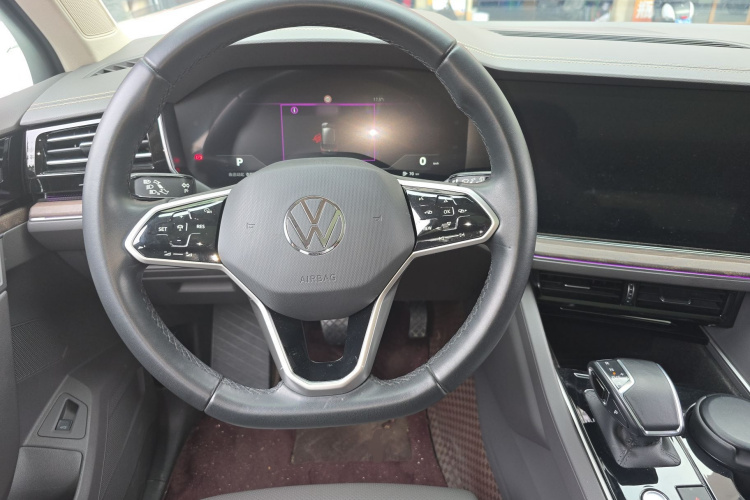 Volkswagen Touareg 2022 immagine di auto #11