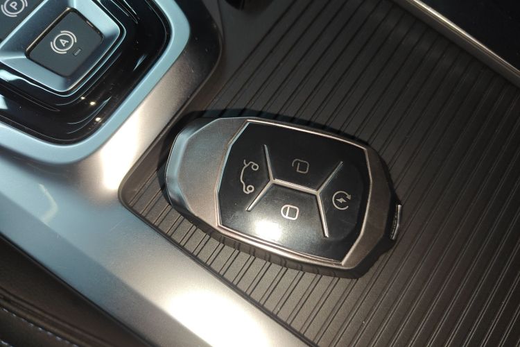 Lynk & Co 01 EM-P 2018 car image #11