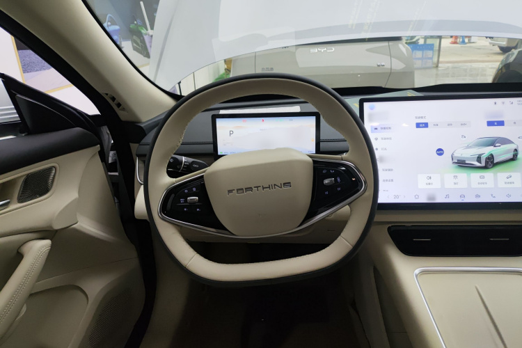 Forthing S7 2025 immagine di auto #11
