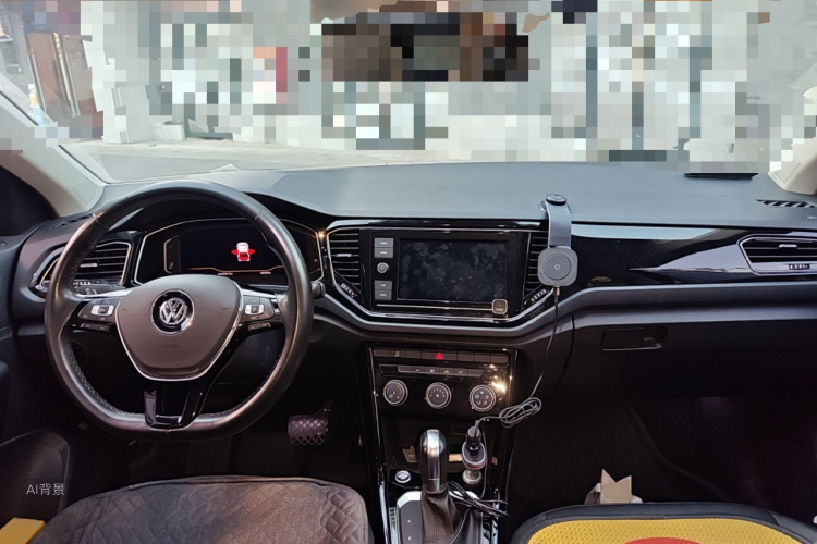 Volkswagen T-Roc 2020 car image #11