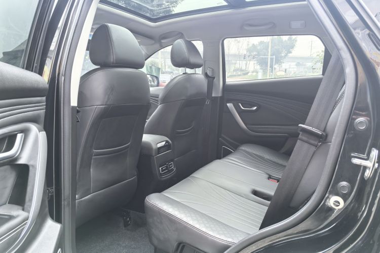 X70M 2021 car image #11