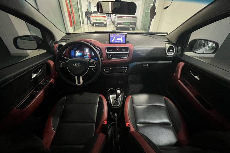 JAC 2018 #11 JAC 2018 car image #11