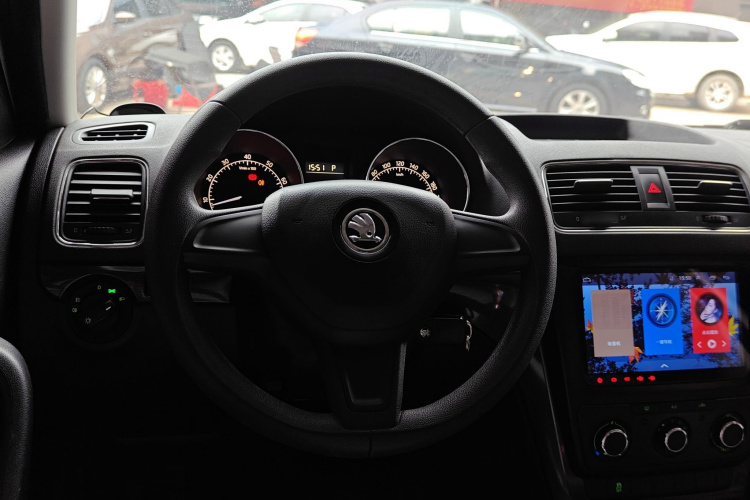 Skoda Yeti 2017 imagen de coche #11