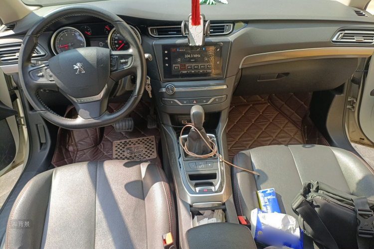Peugeot 408 2018 car image #11