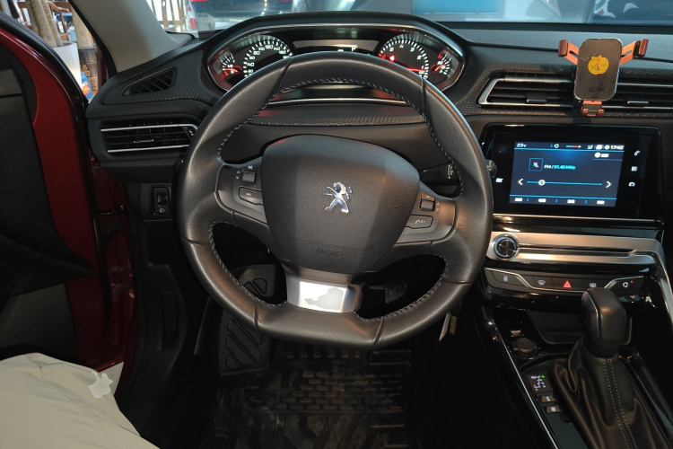 Peugeot 308 2019 #11 Peugeot 308 2019 car image #11