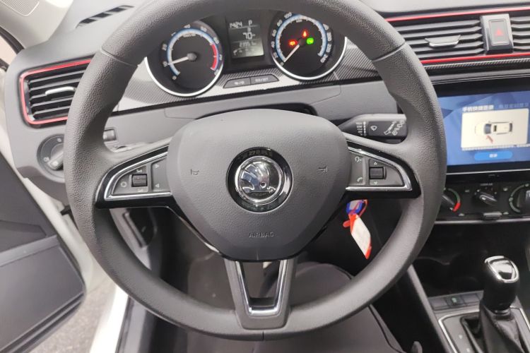 Skoda Rapid Spaceback 2021 car image #11