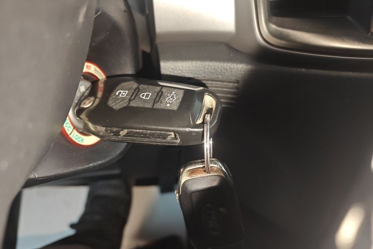 Ford Everest 2018 immagine di auto #11