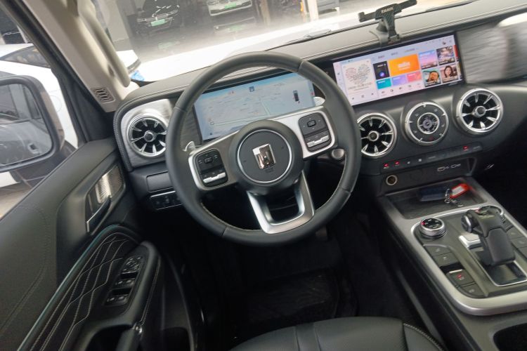 Tank 300 New Energy 2024 #11 Tank 300 New Energy 2024 car image #11