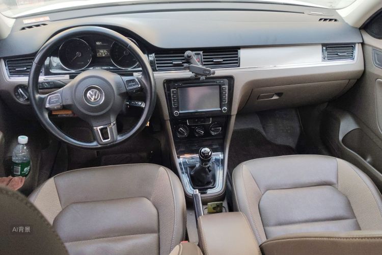 Volkswagen Bora 2015 car image #11