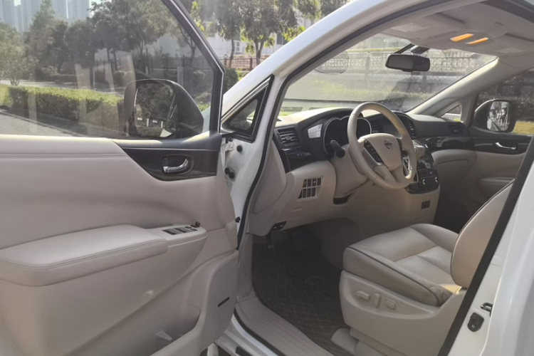 Nissan Quest 2016 imagen de coche #11