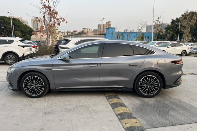 BYD Han 2023 car image #11