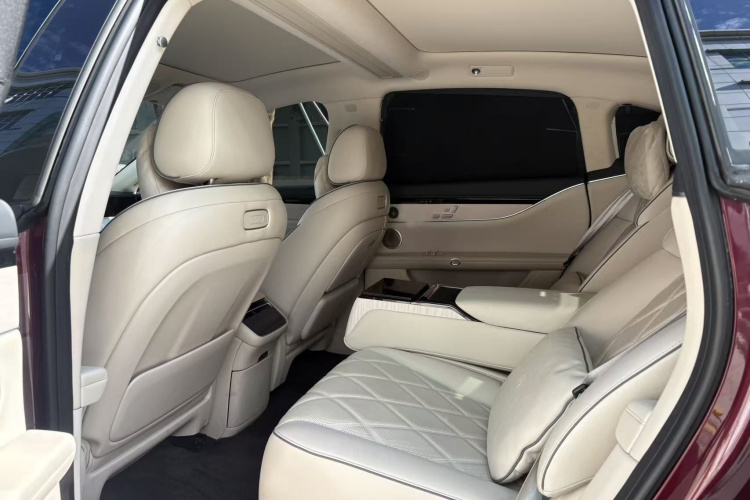 HongQi 2024 car image #11