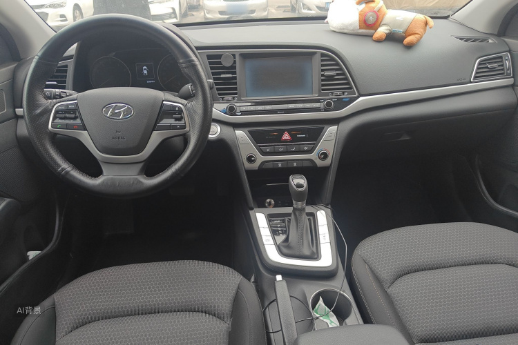 Hyundai Elantra AD 2019 image de voiture #11