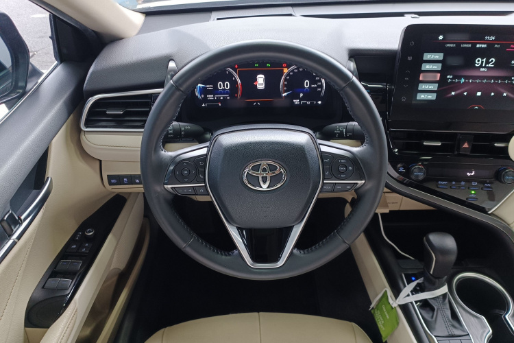Toyota Camry 2021 car image #11