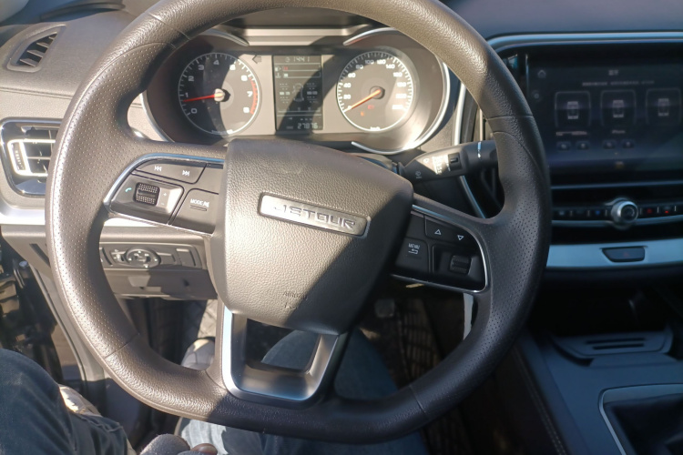 X70M 2021 car image #11