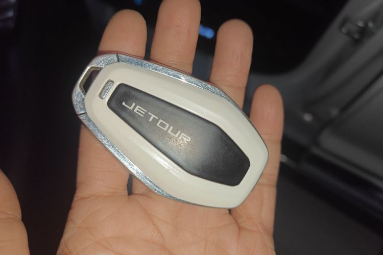 X70 PLUS 2022 car image #11
