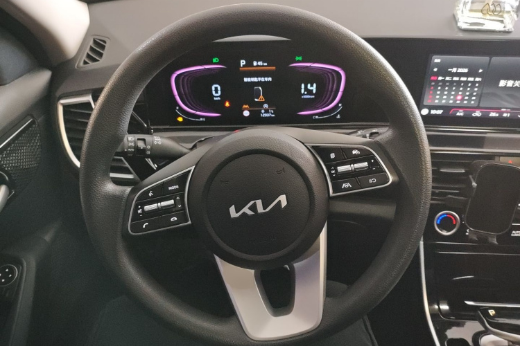 Kia Seltos 2024 car image #11