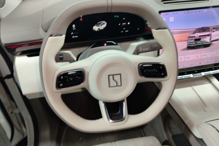 Zeekr 7X 2025 car image #11