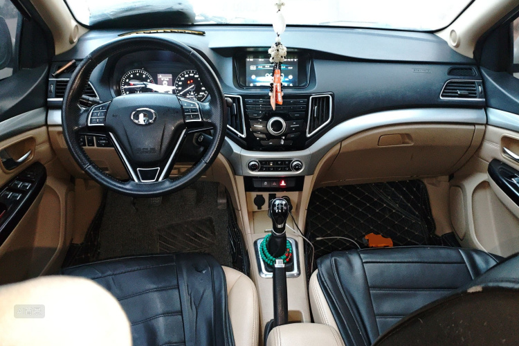 Great Wall C30 2016 car image #11