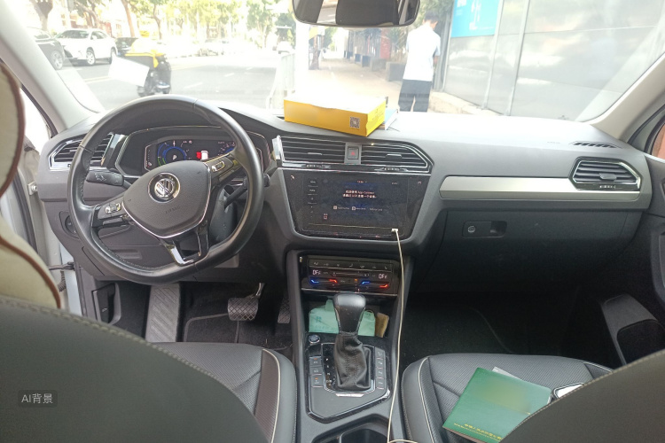 Volkswagen Tiguan L New Energy 2020 изображение автомобиля #11