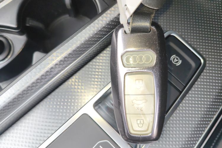 Audi A6L New Energy 2020 car image #11