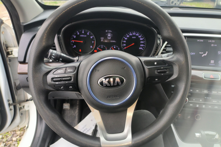 起亚 起亚K4 2018 汽车图片 #11