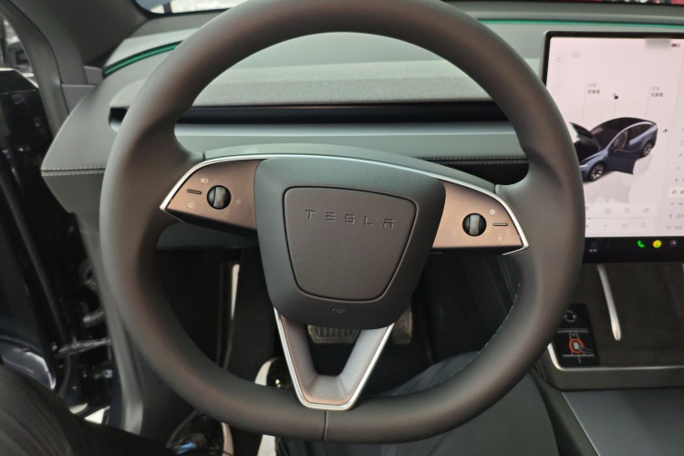 特斯拉 Model Y L 2025 汽车图片 #11