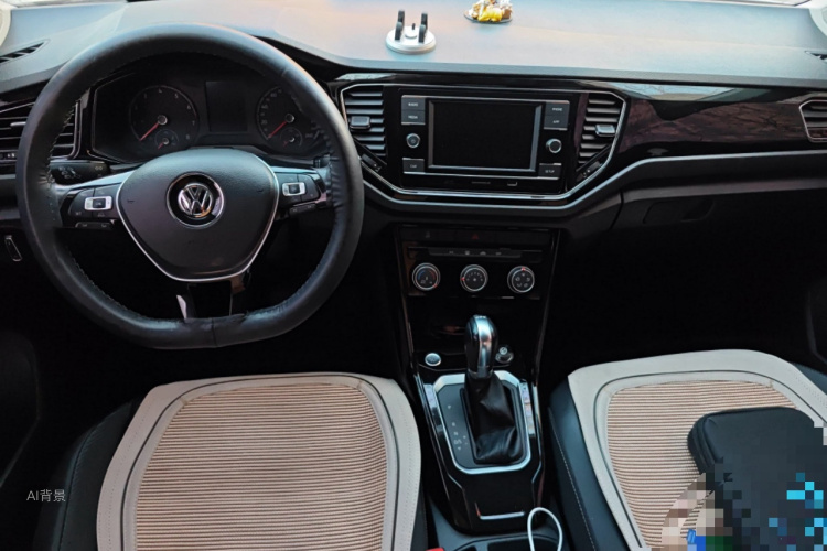 T-Roc 2018 car image #11