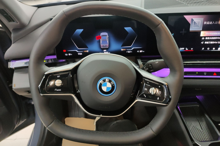 BMW i5 2025 car image #11