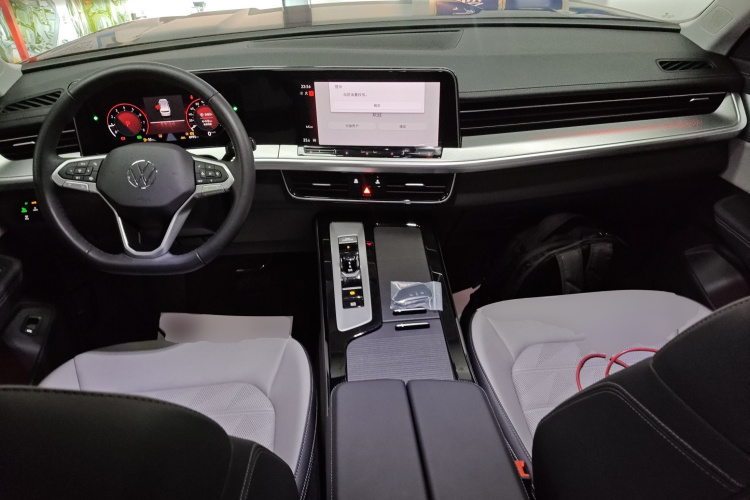 Volkswagen Tavendor 2025 immagine di auto #11