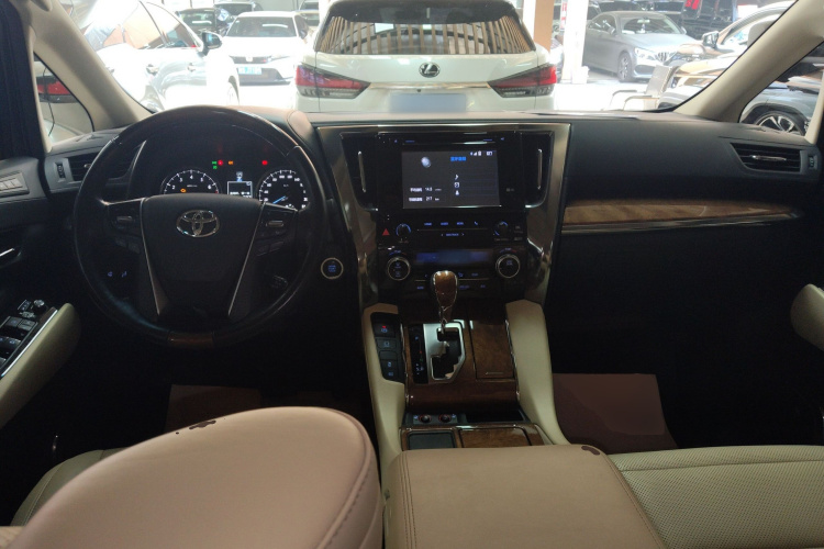 Toyota Alphard 2017 car image #11