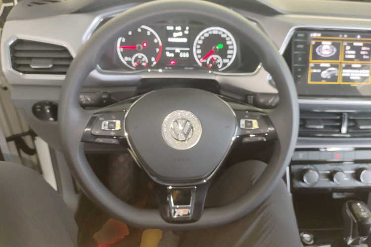 Volkswagen T-Cross 2021 car image #11