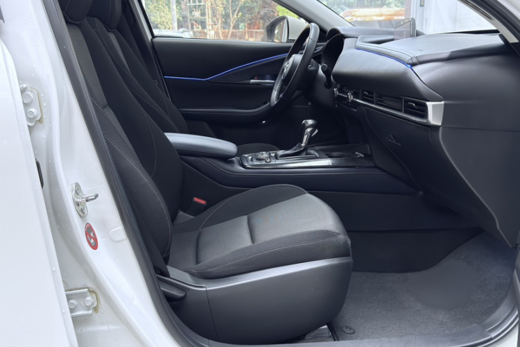 Mazda CX-30 2021 car image #11