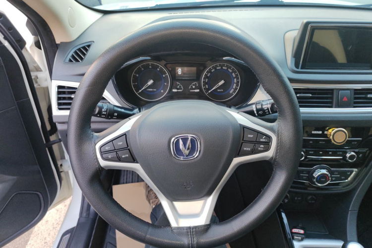 长安 悦翔V7 2017 汽车图片 #11