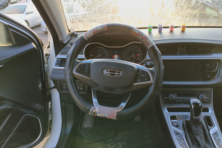 GEELY Emgrand 2019 car image #11