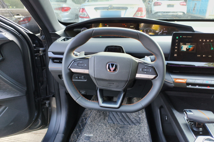 Changan UNI-V 2022 car image #11