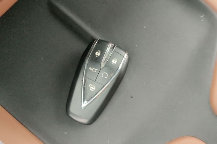 Changan UNI-Z PHEV 2024 #11 Changan UNI-Z PHEV 2024 car image #11